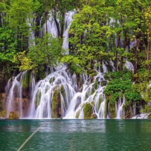 Fotobehang - Plitvice Lakes 225x250cm - Vliesbehang