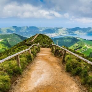 Fotobehang - Walking Path 375x250cm - Vliesbehang