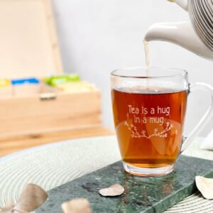 Theeset met theedoos en gegraveerd theeglas